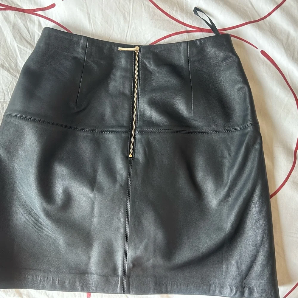 Black leather Ted Baker skirt. Brand new. - Picture 3 of 6